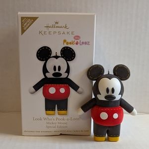 Hallmark Disney Look Who's Pook-a-Looz! Mickey Mouse Special Edition Orn…